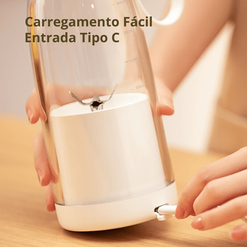 Revolucione sua rotina de saúde com nosso Mini Liquidificador Portátil Recarregável! Transforme frutas, vegetais e suplementos em deliciosos shakes e sucos onde quer que esteja.